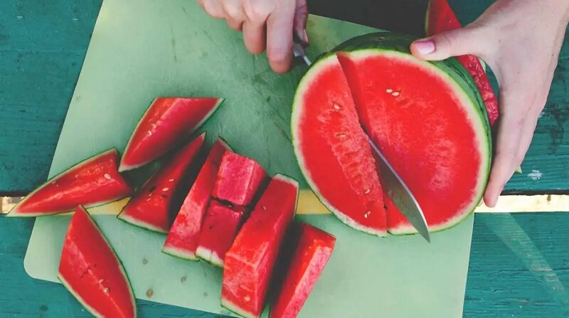بهترین خوراکیها برای درمان سردرد ناشی از گرما
