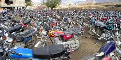 ۱۱۰۰ موتورسیکلت متخلف به پارکینگ رفتند