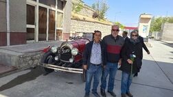 سفر زوج استرالیایی با ماشین ۱۰۰ ساله به ایران
