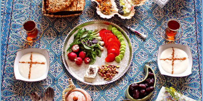 غذای روزه دار باید شامل چه گروه های غذایی باشد؟