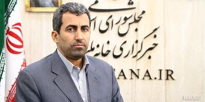 ضرورت رسیدگی دولت به بازار غیررسمی ارز/ قیمت ارز عامل مهمی در تصمیمات اقتصادی است