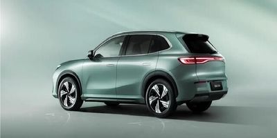 آیا خودروهای برقی واقعاً بیشتر از خودروهای بنزینی آتش می‌گیرند؟