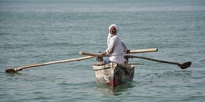 نجات سه صیاد چارکی پس از ۱۲ ساعت سرگردانی روی دریا