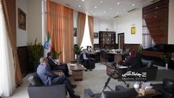 بیمه مرکزی کنار بیمه گزاران و مشتریان شرکت های بیمه ای ایستاده است + گزارش تصویری 
