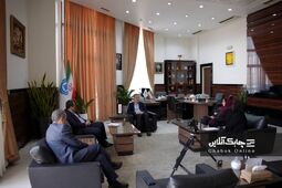بیمه مرکزی کنار بیمه گزاران و مشتریان شرکت های بیمه ای ایستاده است + گزارش تصویری 
