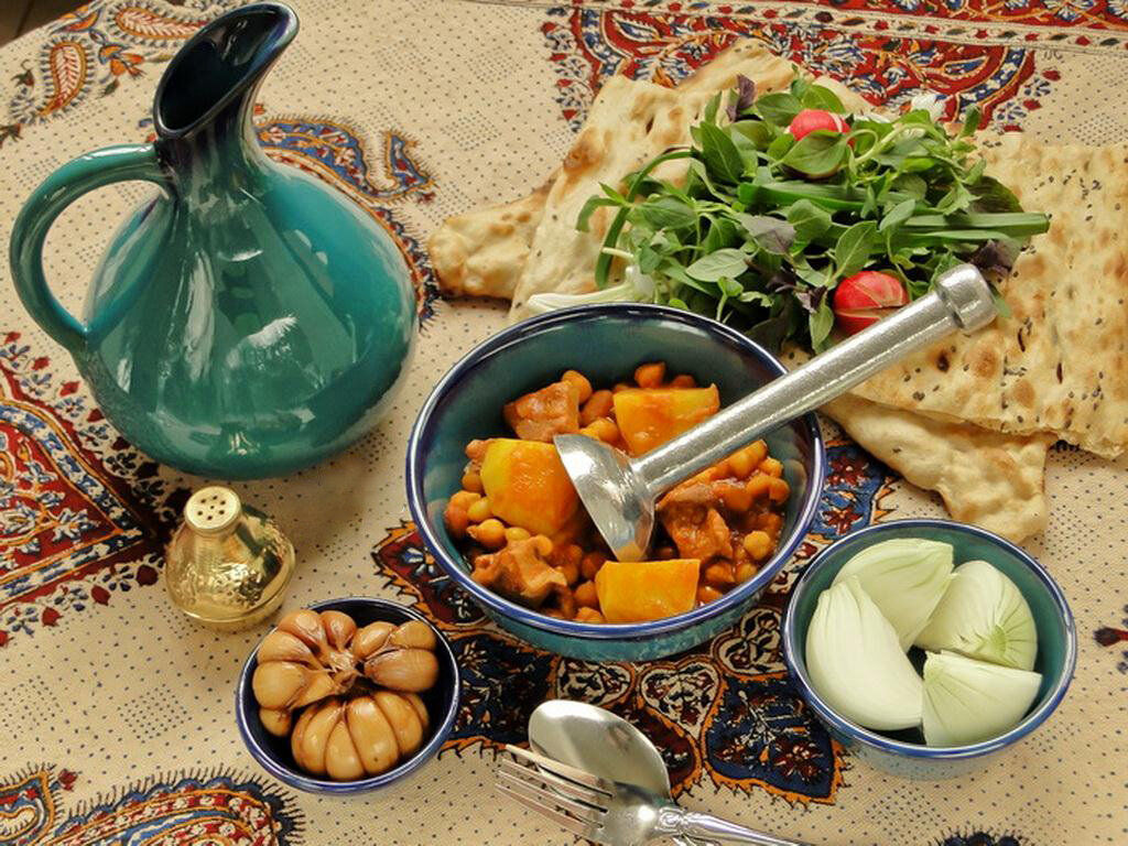 رستوران ها چه ادویه ای در آبگوشت می ریزند ؟