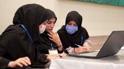 اگر خانم دانشجویی که متاهل و دارای فرزند است خود را بیمه دانشجویی کند، همسر و فرزندان وی  هم می‌توانند از این بیمه استفاده کنند؟