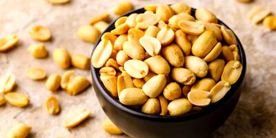 کاهش روند پیری با مصرف بادام زمینی!
