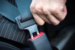 کاهش ۶۰ درصدی مصدومیت ها با استفاد از کمربند ایمنی