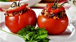 طرز تهیه ۵ مدل غذای رژیمی خوشمزه با گوجه فرنگی
