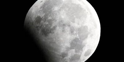وقوع ماه گرفتگی جزئی در روز چهارشنبه