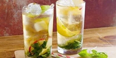 روش تهیه شربت بیدمشک و گلاب برای رفع عطش در افطار
