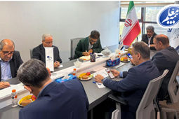 نشست راهبردی مدیرعامل هلدینگ سرمایه‌گذاری فرهنگیان با مدیران عامل شرکت‌های تابعه برگزار شد
