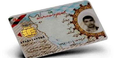 دانشجومعلمان در انتظار دریافت کارت معافیت سربازی