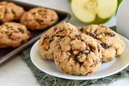 طرز تهیه کوکی سیب و دارچین با بافتی نرم و خوشمزه ؛ یک عصرانه جذاب با چای
