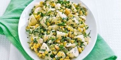 طرز تهیه سالاد سیب زمینی و ذرت با شوید
