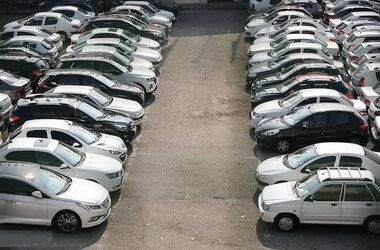  بازار خودرو همچنان در رکود است / نوسان‌های محدود ادامه دارد 