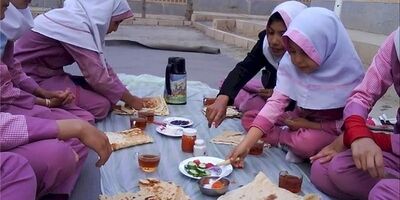 این میان وعده‌ها حالِ دانش‌آموزان تان را خوب می‌کند

