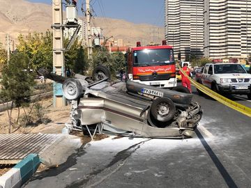 تصادف کامیون با ۱۴ خودرو در تهران