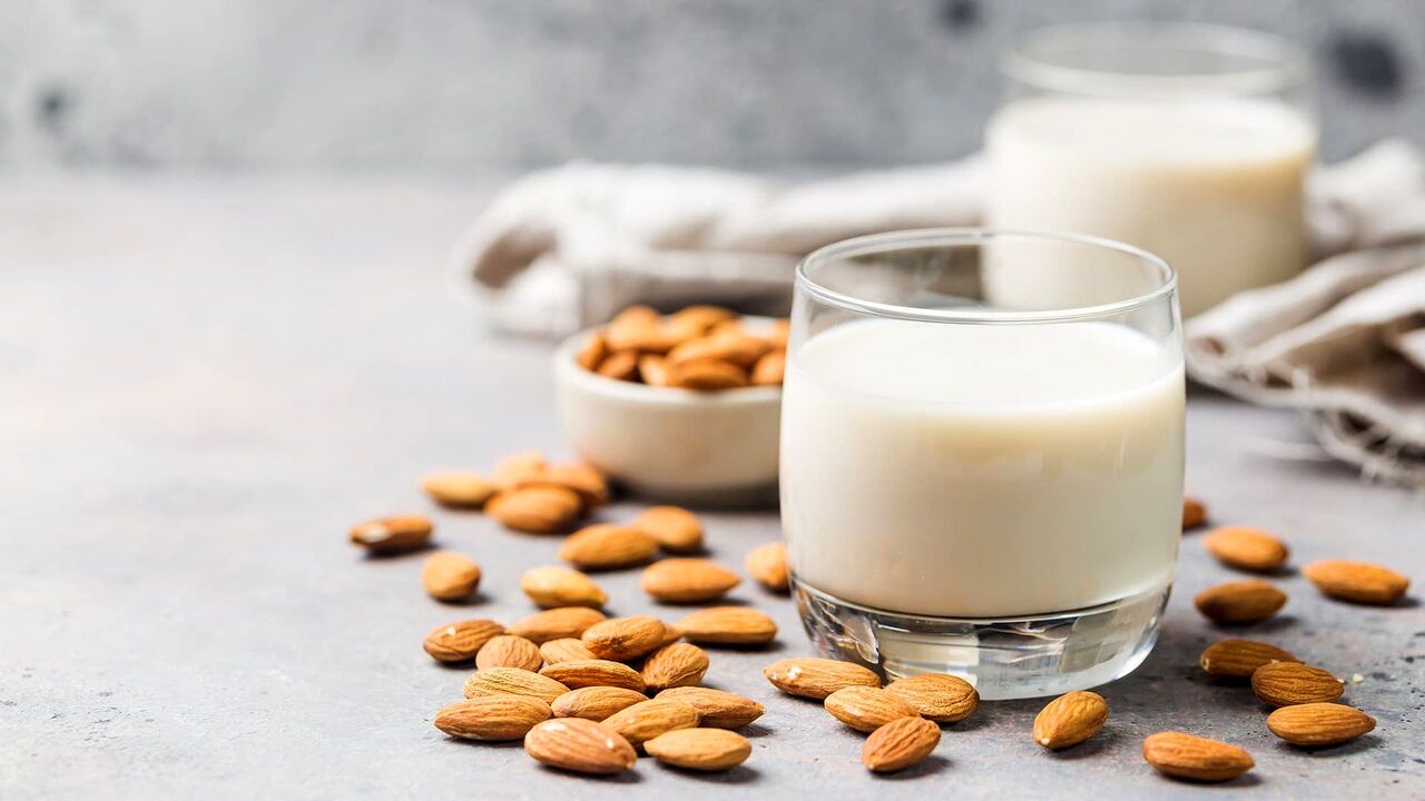 طرز تهیه حریره بادام برای بزرگسال و نوزاد؛ هم با آب هم با شیر
