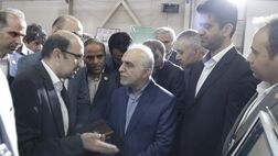 بازدید وزیر اقتصاد از غرفه بیمه ایران در الکامپ 98