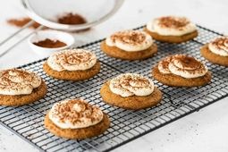 کوکی تیرامیسو؛ ترکیب دو طعم شگفت‌انگیز برای یک دسر خوشمزه
