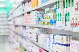 پرداخت به موقع مطالبات داروخانه ها تحت نظارت مجلس
