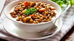 تهیه خوراک عدس و اسفناج با این روش ساده