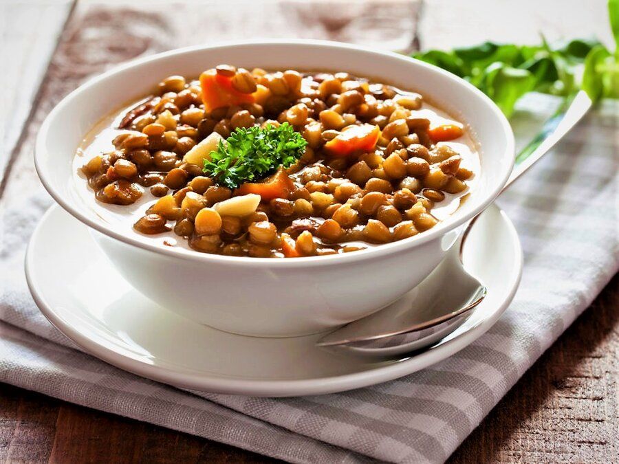 تهیه خوراک عدس و اسفناج با این روش ساده
