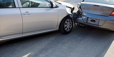 نگه‌ داشتن خودرو در صحنه تصادفات خسارتی چقدر جریمه دارد؟
