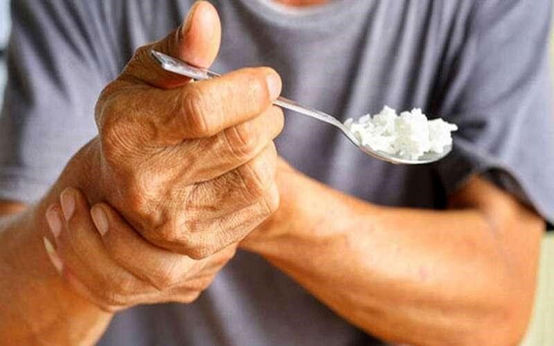 علت لرزش دست و روشهای درمان آن