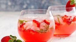 شربت توت فرنگی؛ نوشیدنی خنک و خوشمزه تابستانی
