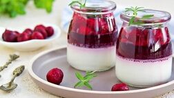 طرز تهیه پودینگ خوشمزه با سس آلبالو
