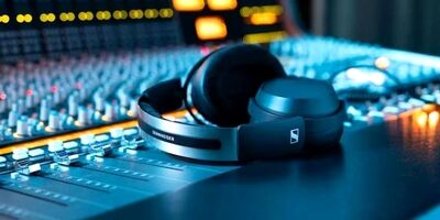 آنر از هدفون بی‌سیم جدیدی با ANC و شارژدهی ۷۰ ساعته رونمایی کرد
