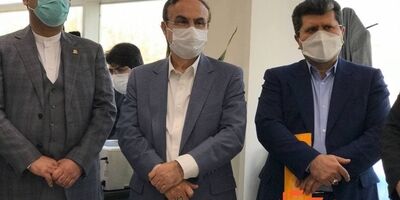 رئیس کل بیمه مرکزی منشور اخلاق حرفه‌ای را دربیمه تجارت نو امضا کرد