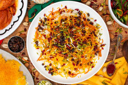 طرز تهیه شیرین پلو با مرغ ریش ریش؛ دستور مرحله به مرحله