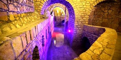 ویلای کیش را در نزدیکی شهر زیرزمینی اما روی آب اجاره کنید