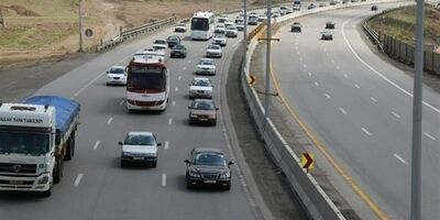 هشدار به رانندگان: محدودیت تردد ساعتی در آزادراه قم-تهران آغاز شد!