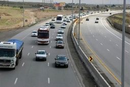 هشدار به رانندگان: محدودیت تردد ساعتی در آزادراه قم-تهران آغاز شد!