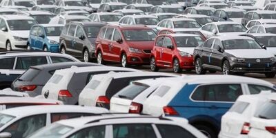کاهش قیمت خودرو در بازار از امروز آغاز شد‌