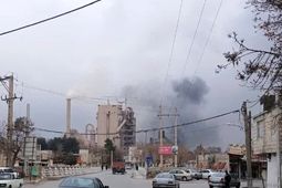 آتش‌سوزی در کارخانه سیمان دورود / مخزن مازوت طعمه حریق شد
