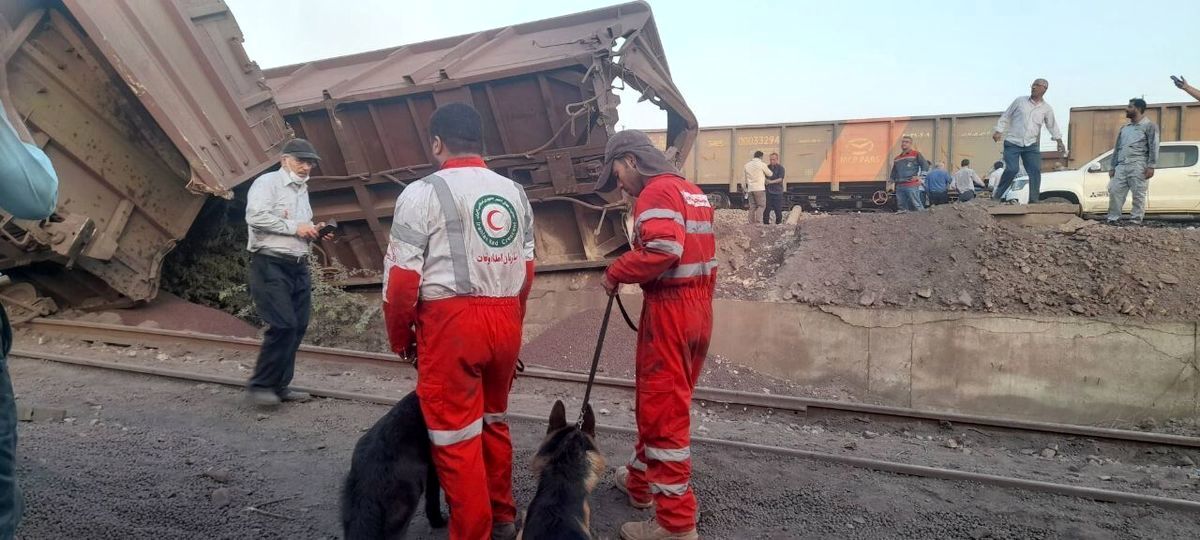  دستور وزیر راه برای پیگیری حادثه مرگبار قطار باری در هرمزگان 