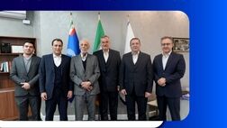 تقدیر از نخستین مدیرعامل بیمه تجارت‌نو


