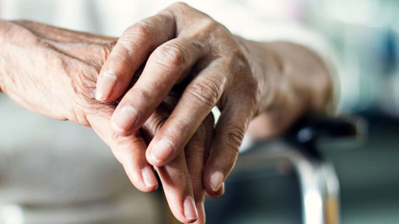 داروی حیاتی بیماران ALS همچنان بدون بیمه؛ آلساوا با وجود تولید داخلی نایاب و بحران‌ساز شد