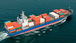 صنعت بیمه به سهمی ناچیز از اقیانوس بکر و جذاب بیمه نامه کشتی رضایت داد