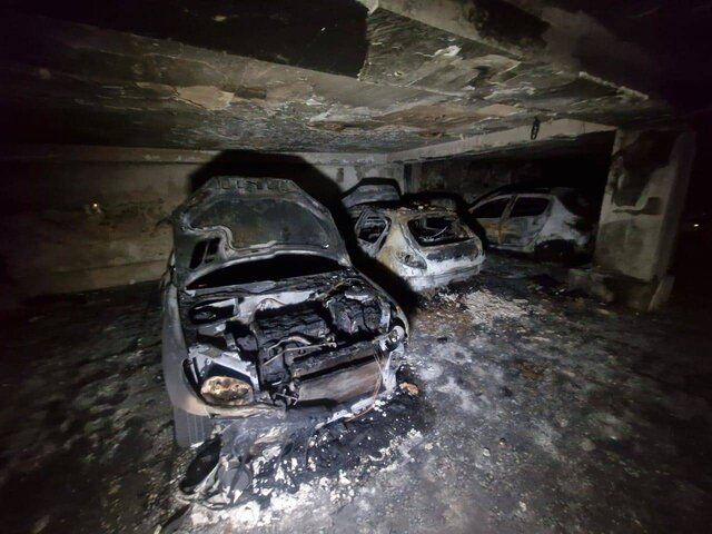 آتش‌سوزی گسترده در پارکینگ یک ساختمان مسکونی در بزرگراه خرازی
