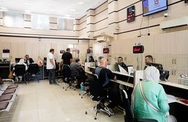 بانک های تجارت و ملت در کسب بیشترین درآمد کارمزدی 14 رقیب دیگر را جا گذاشتند + جدول