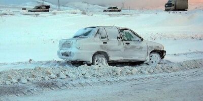 بارش برف و باران در جاده‌های ۵ استان کشور
