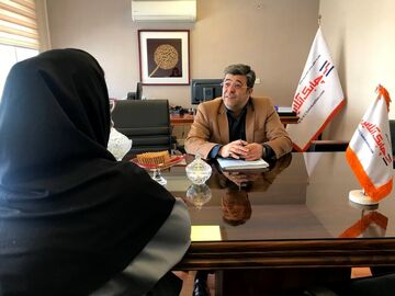 علیرضا مقرب