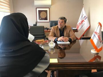 علیرضا مقرب